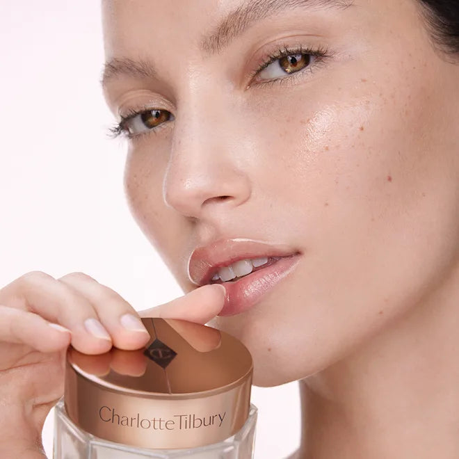 Charlotte Tilbury Radiant Glow On The Go Set texture and color detail