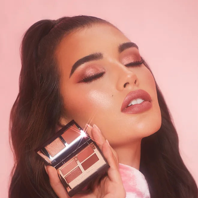 Charlotte Tilbury Luxury Palette – Pillow Talk Dreams shade detail