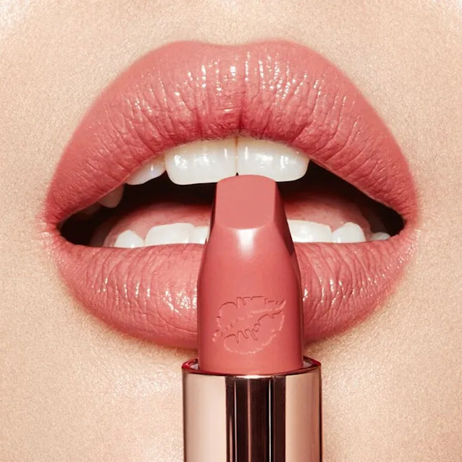 Charlotte Tilbury Hot Lips Refillable Lipstick – In Love With Olivia shade detail